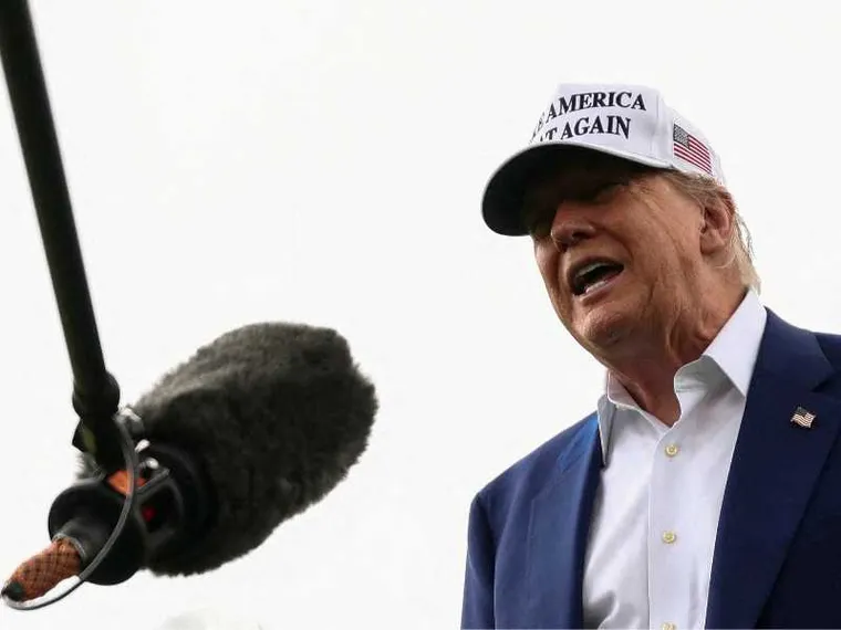 Negli Usa arriva la selezione etnica: Trump spalanca le porte solo ai sudafricani bianchi