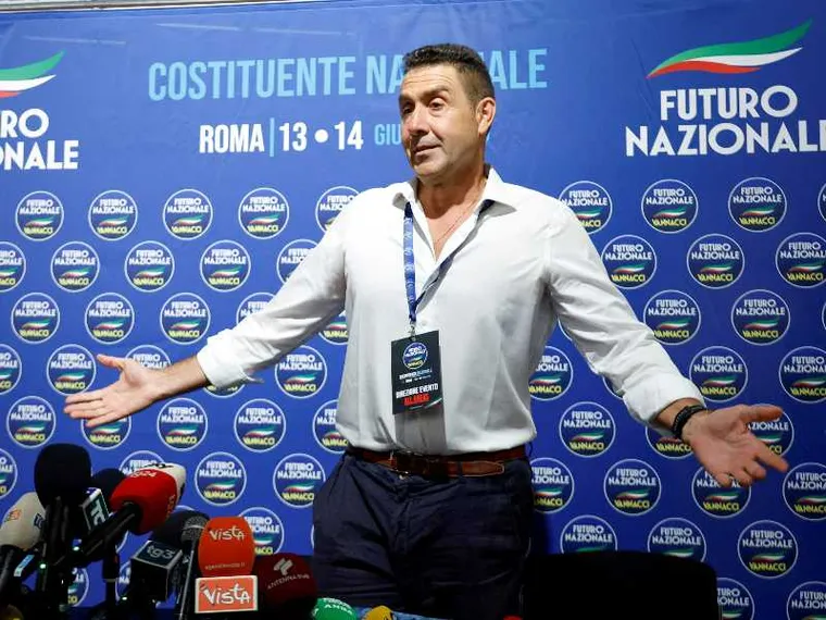 Le (due) tegole giudiziarie su Vannacci: ecco di cosa si sta discutendo