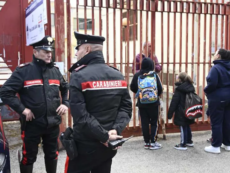 Insulti, minacce, aggressioni: quando a scuola i bulli diventano i genitori