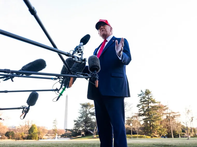 Trump vuole estendere la guerra all'Iran? Il vertice "segreto" e le mosse Usa nel Golfo