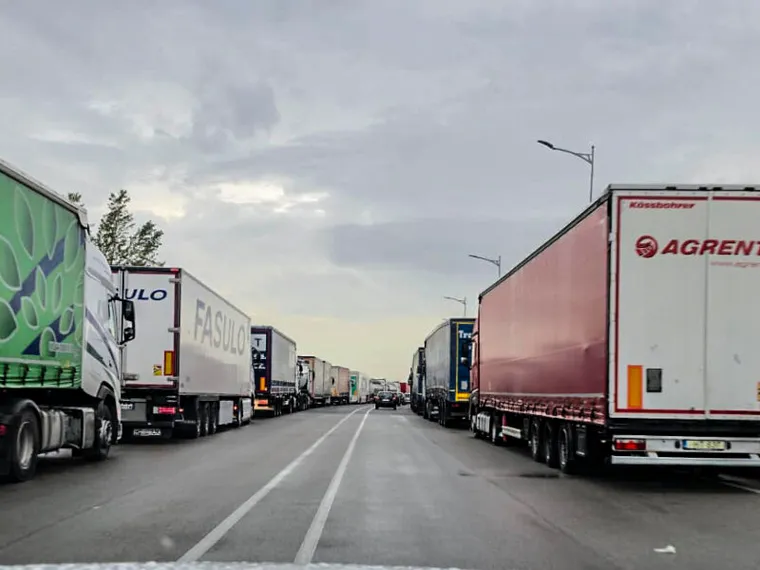 Perché la protesta autonoma dei Tir accomuna autotrasportatori e agricoltori (e spaventa l'industria)