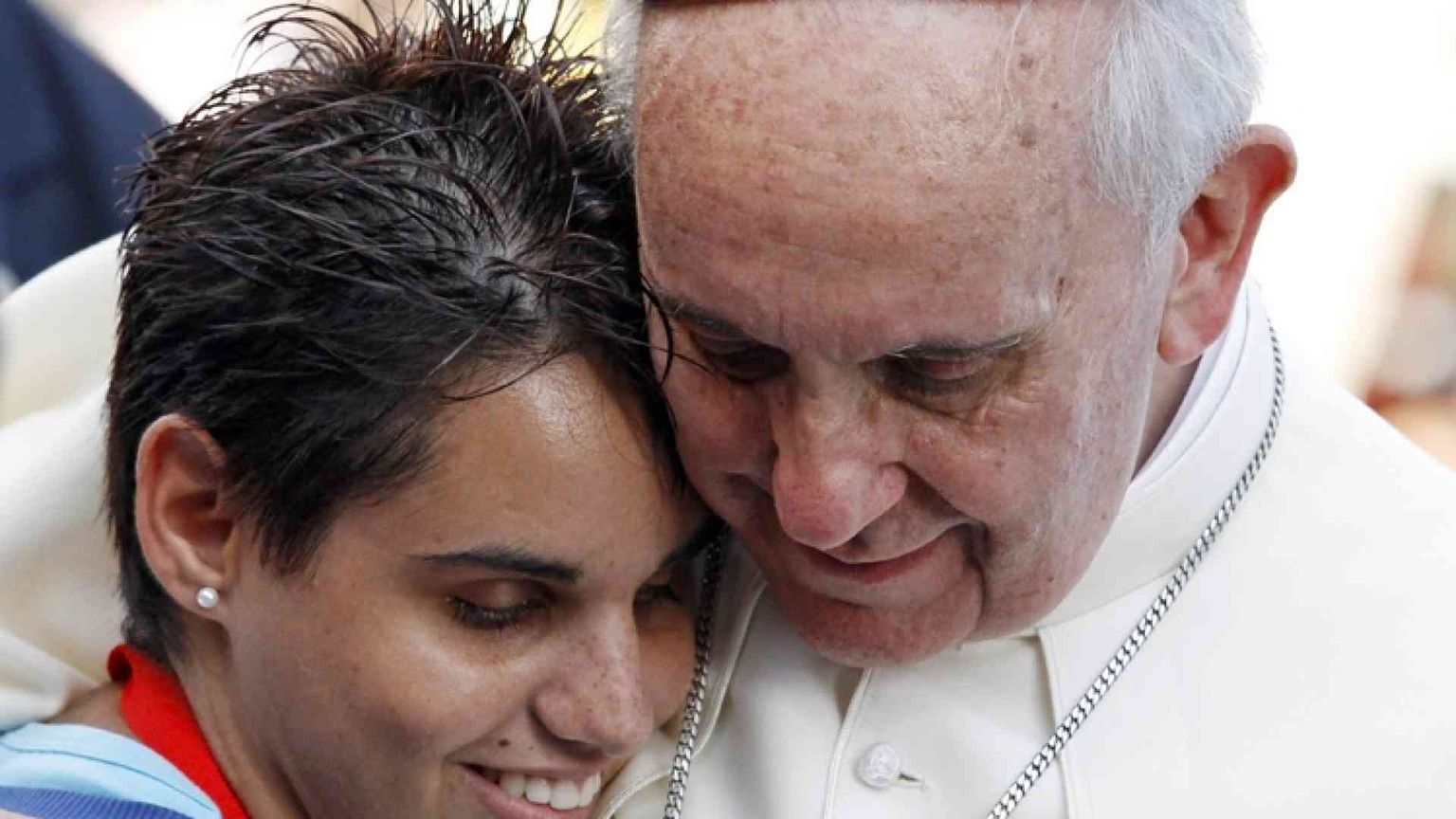 Donne diacono? Il Papa: «Da studiare»