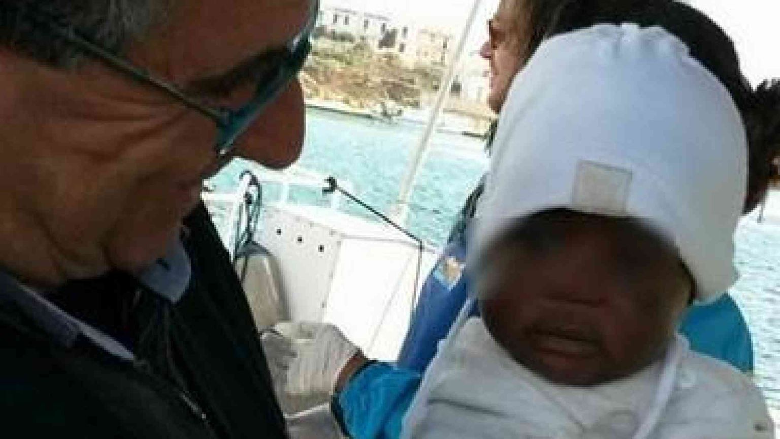 Richieste di adozione per la neonata orfana