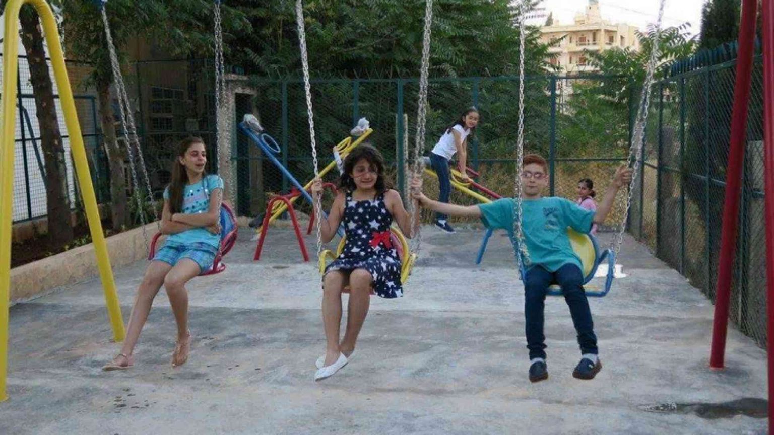 Aleppo, nuovo parco giochi sotto le bombe