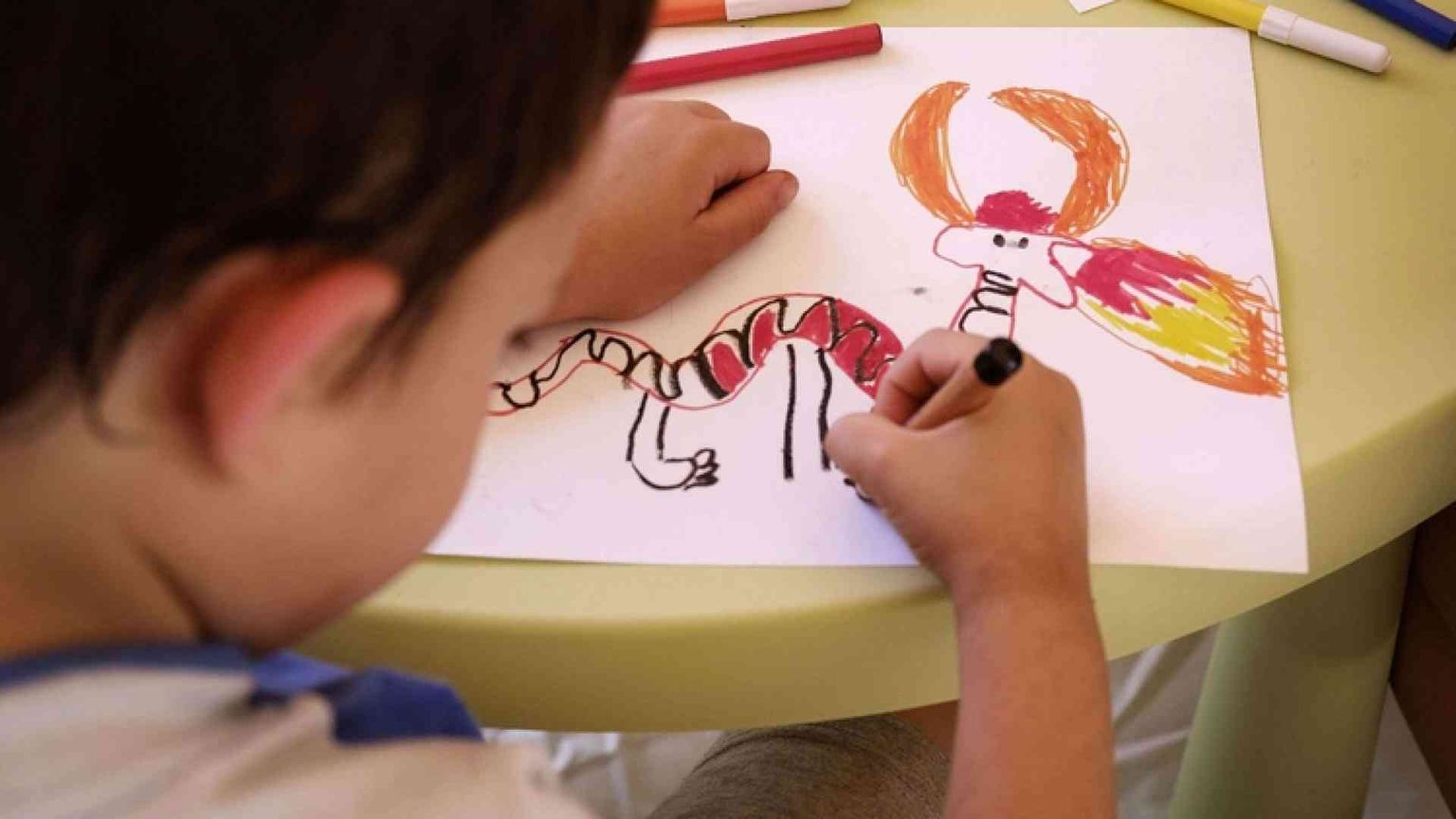 I disegni dei bambini: «Così raccontano tutto»