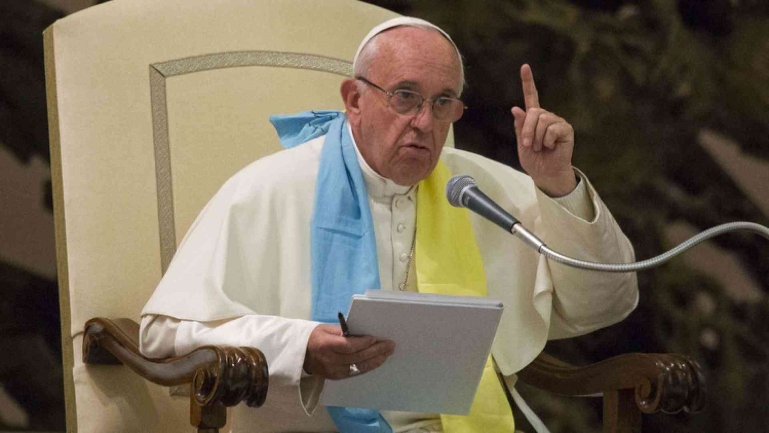 Il Papa: ipocrita dirsi cristiano e cacciare i rifugiati
