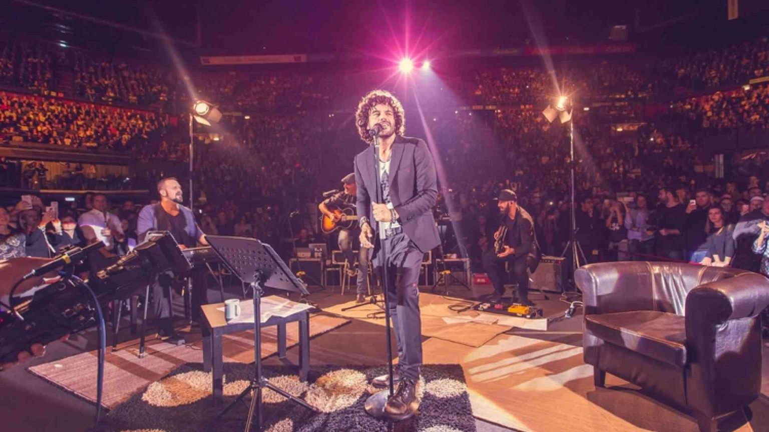 Renga conquista i Palasport: «Protagonista il pubblico»