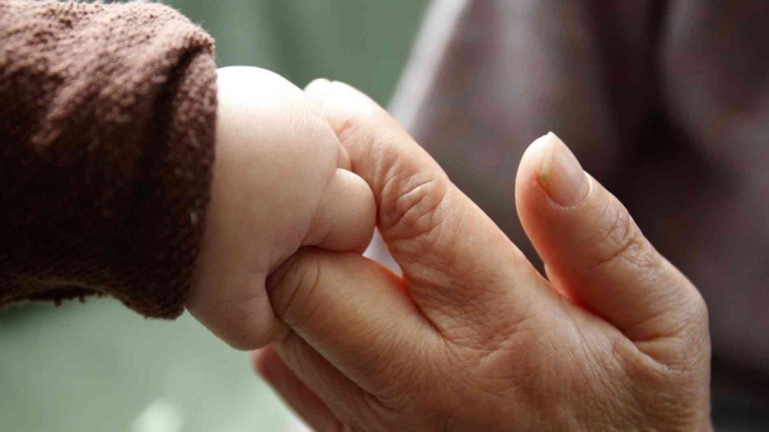 Cei: avere cura di nonni e bambini, ecco la società che guarda al futuro