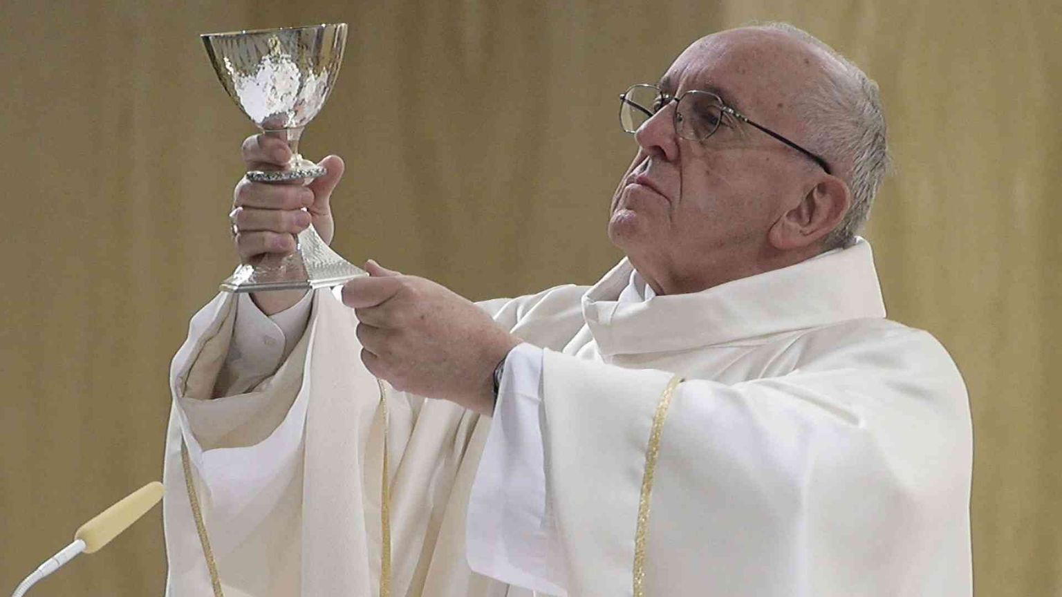 Il Papa: «Amore cristiano è concreto, no a ideologie e intellettualismi»