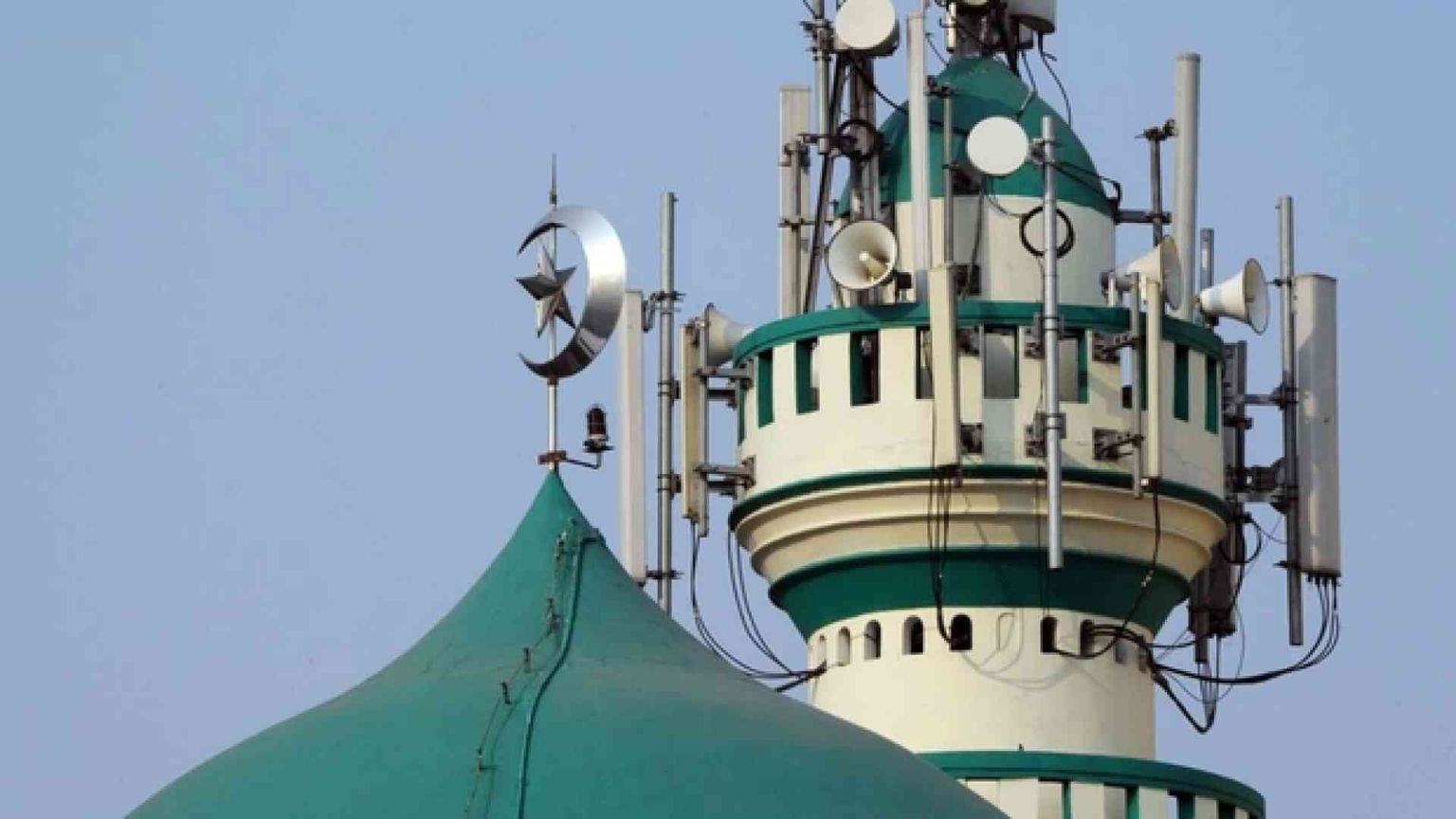 Il muezzin «disturba», Israele abbassa il volume