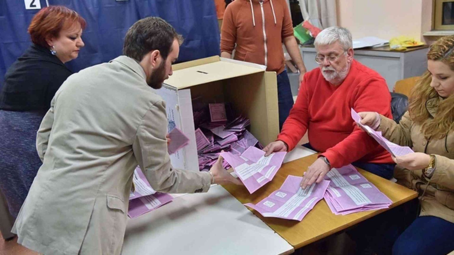 I sondaggisti e le figuracce: per difendersi ecco gli exit poll ponderati