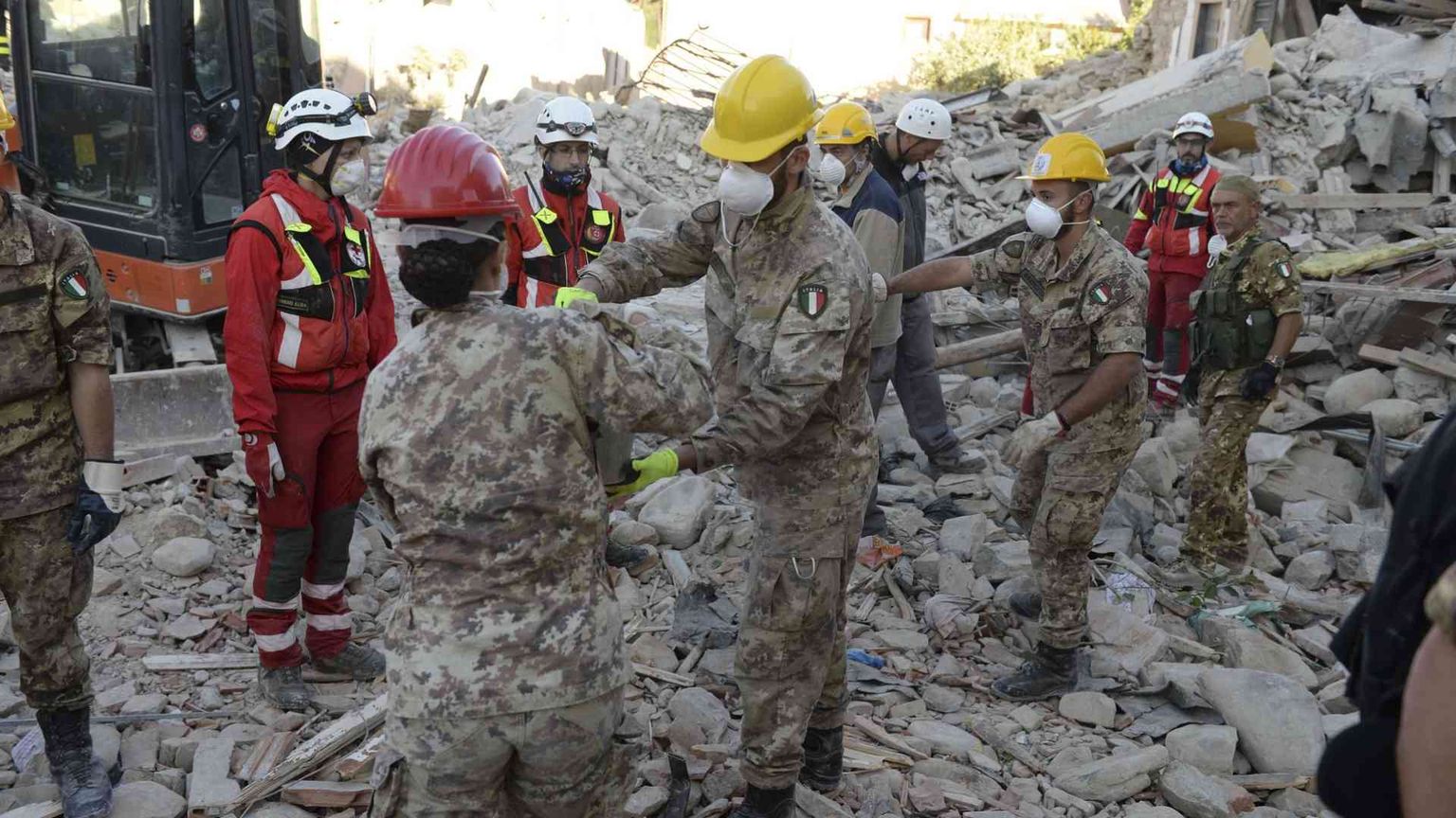 Dal terremoto all'Afghanistan: l'impegno delle nostre forze armate nel mondo