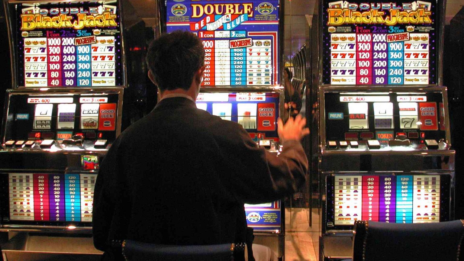 L'ex giocatore patologico: «Ero spietato, dimenticavo anche mio figlio»