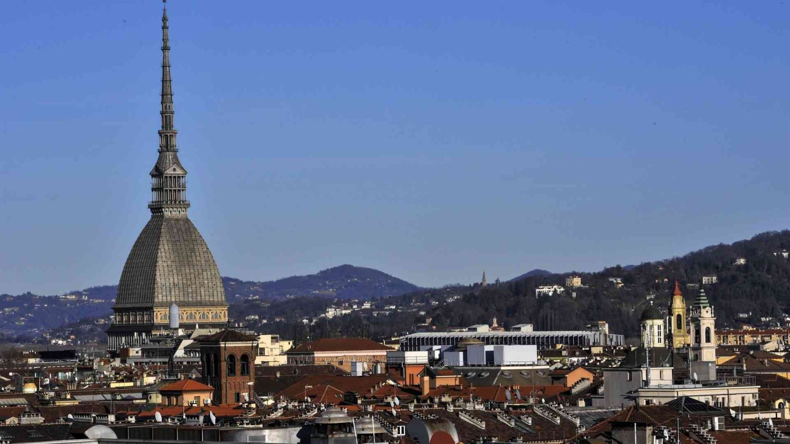 Prete si scusa con i gay. «Messaggio di accoglienza»