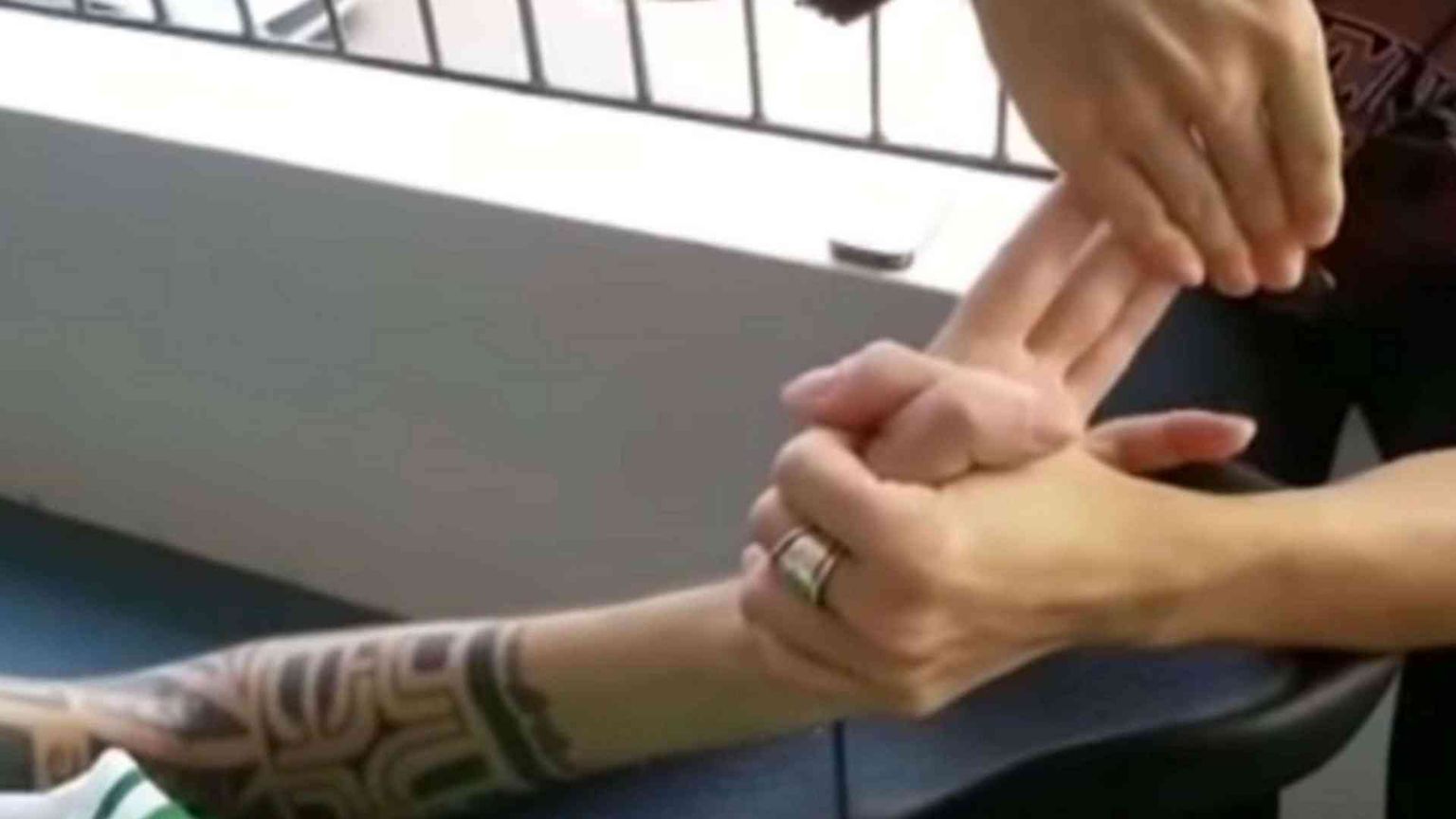 Il fisiatra: accanto a Fabo per 2 anni. «Poi ha smesso di lottare»