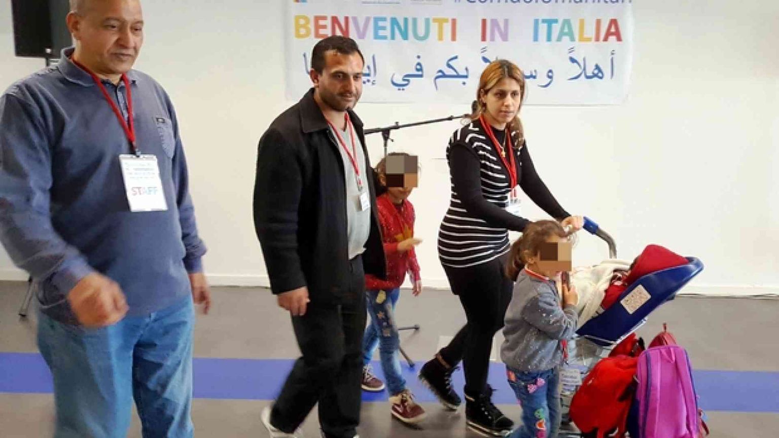 Parigi segue l'Italia: al via i canali umanitari