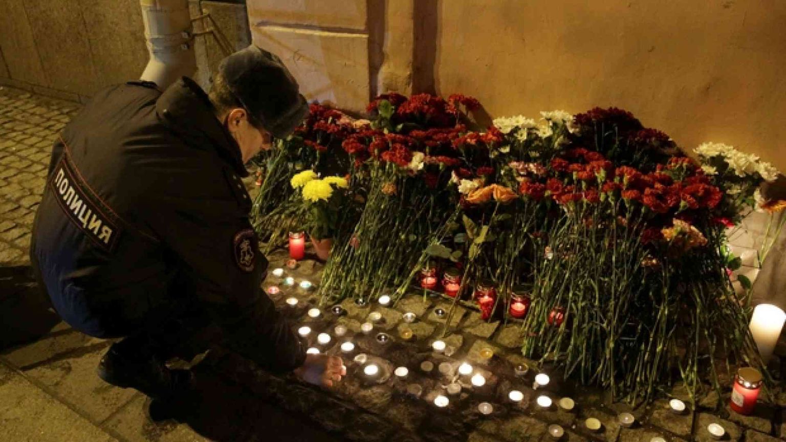 Bomba in metropolitana a San Pietroburgo. L'intelligence: kamikaze kirghizo