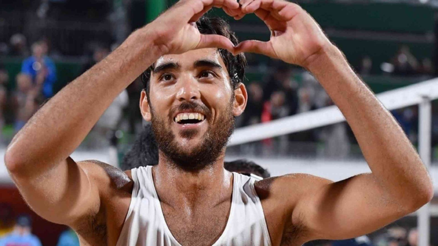 Daniele, il Lupo è da spiaggia