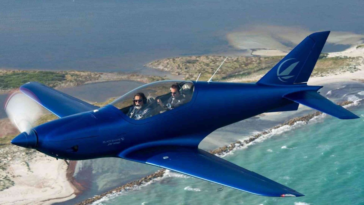 Gli aerei in fibra di carbonio di Blackshape