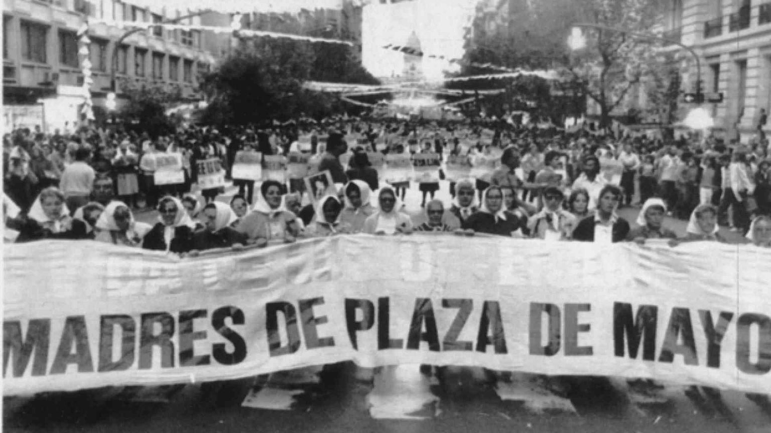 Plaza de Mayo, 40 anni fa le prime madri-coraggio
