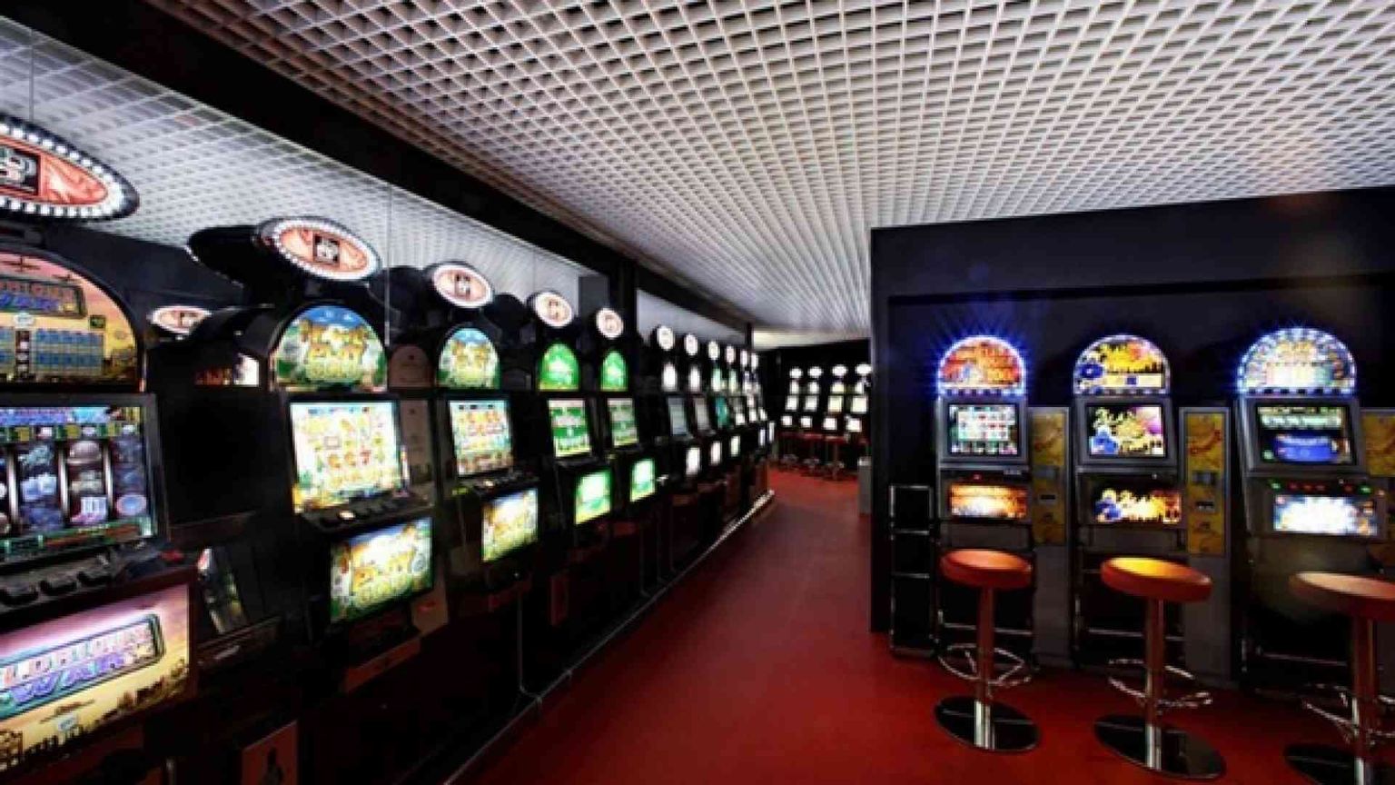 La Consulta dà ragione alla Puglia: legittimo fissare distanze dalle sale slot