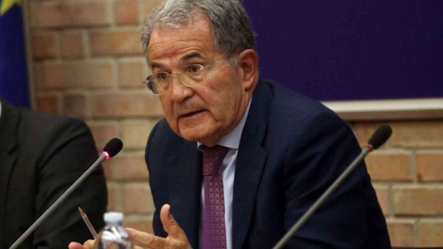 La ricetta di Romano Prodi: «Redistribuire il futuro a chi non ce l'ha»