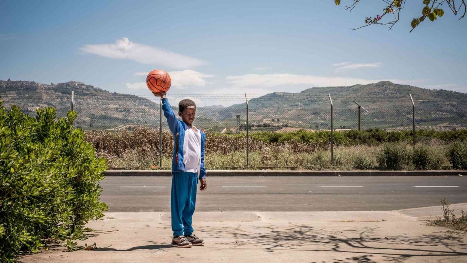 6.500 bambini scomparsi nel 2016. Europarlamento: prendere le impronte digitali