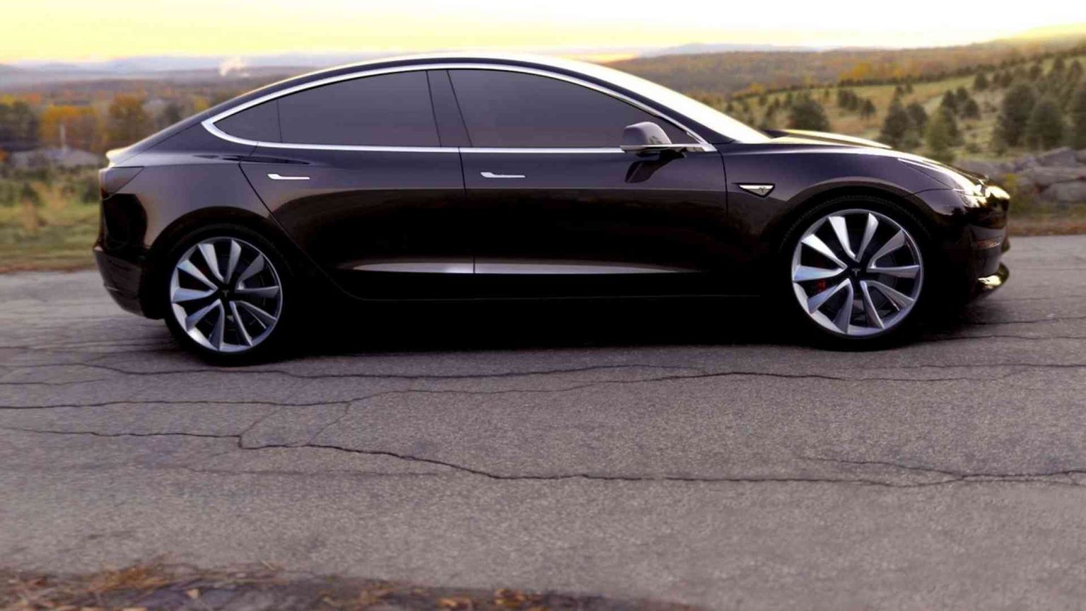 Pronta la Model 3, l'auto elettrica quasi di massa