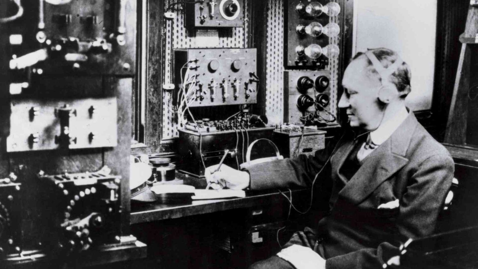 Marconi, una vita per la scienza. Dalla radio alla guida del Cnr