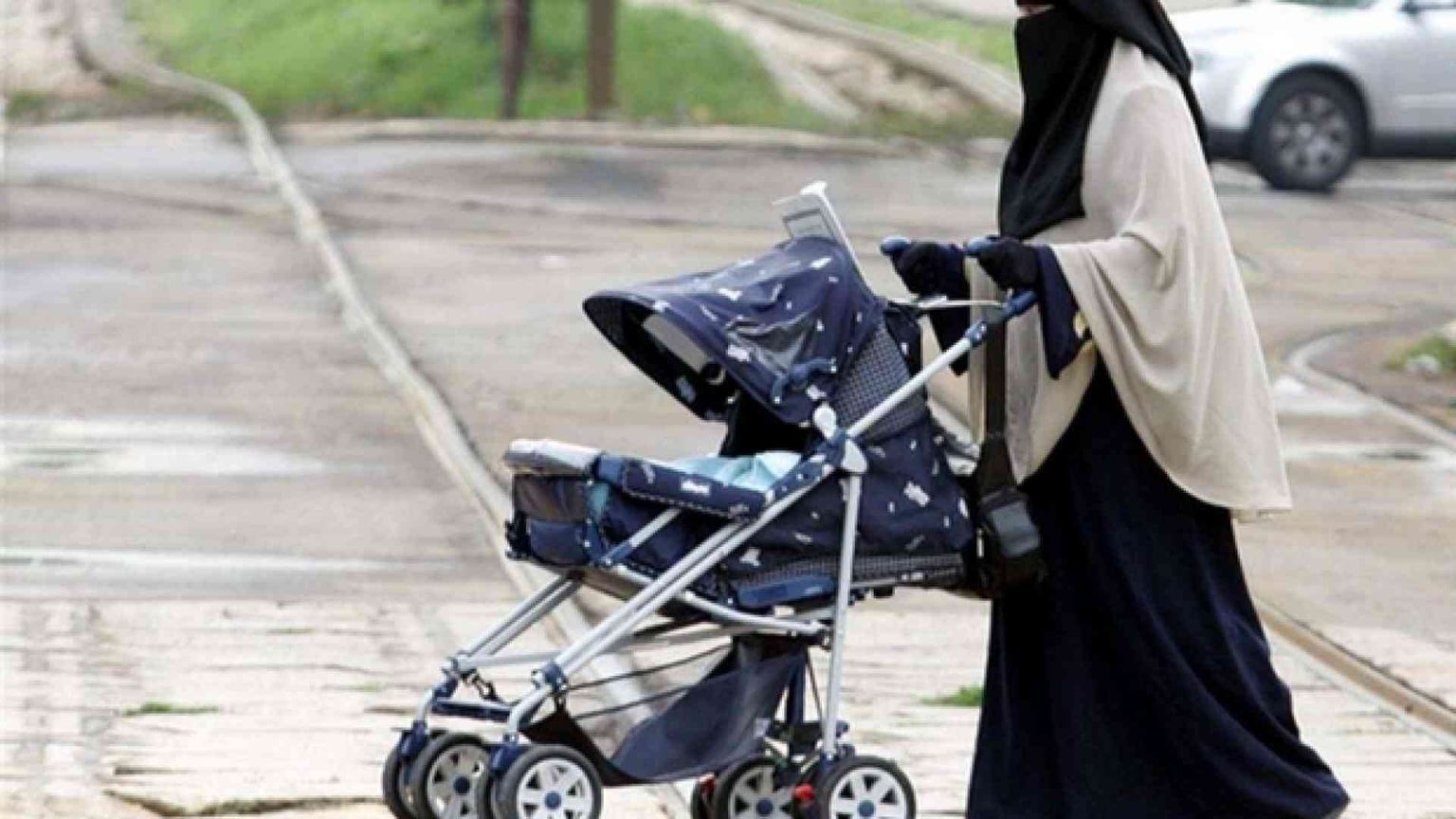 Bambina cristiana affidata a islamici: «Fondamentale il rispetto reciproco»