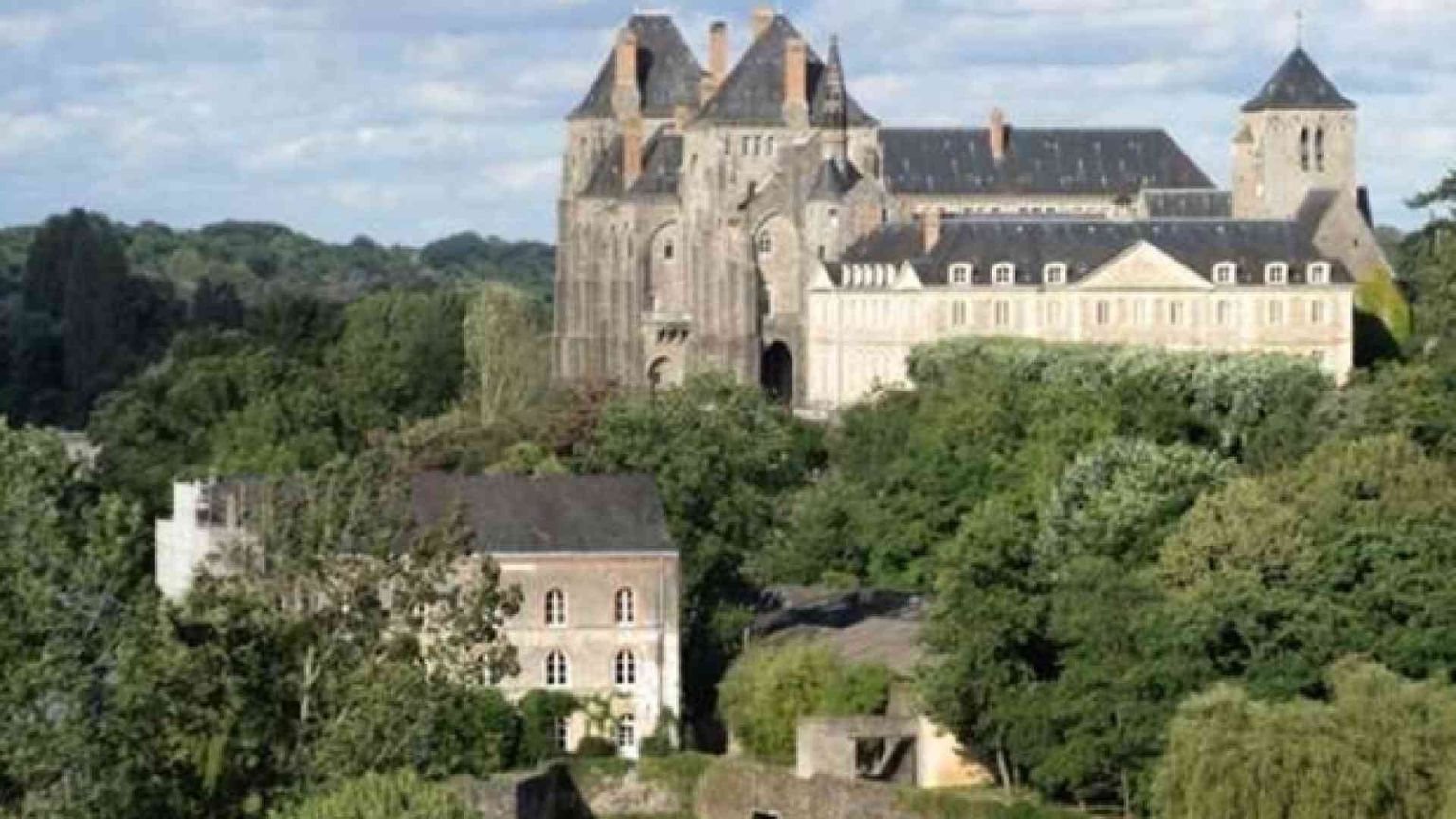 Il silenzio delle abbazie un grembo per la bellezza