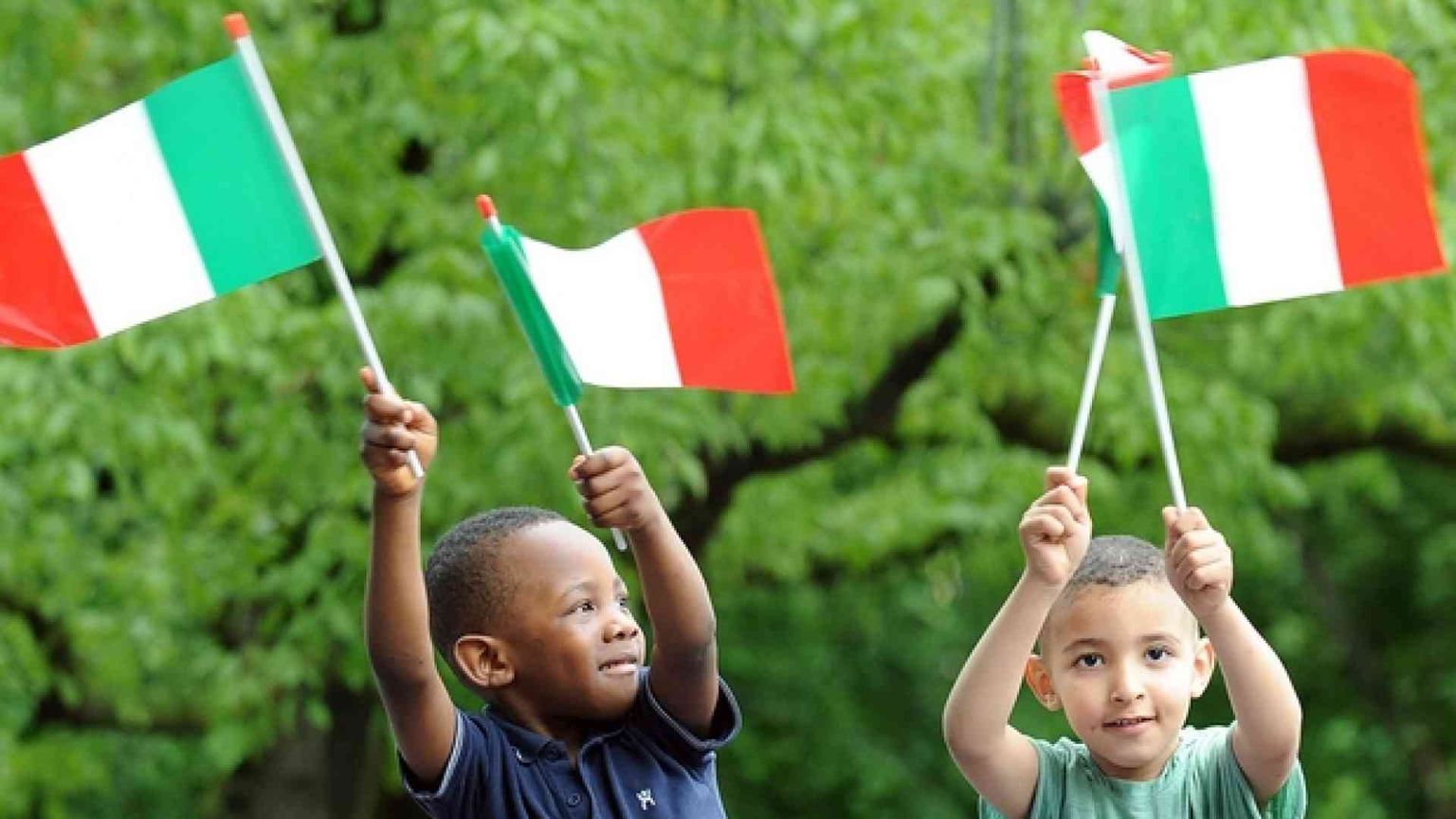 I nuovi italiani «per cuore»: «L'Italia? Per noi è madre»
