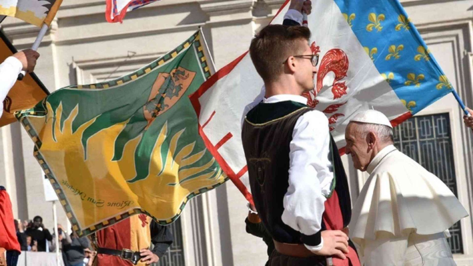 Papa: impara dalla meraviglia, coltiva lo stupore. Vivi, ama, sogna, credi