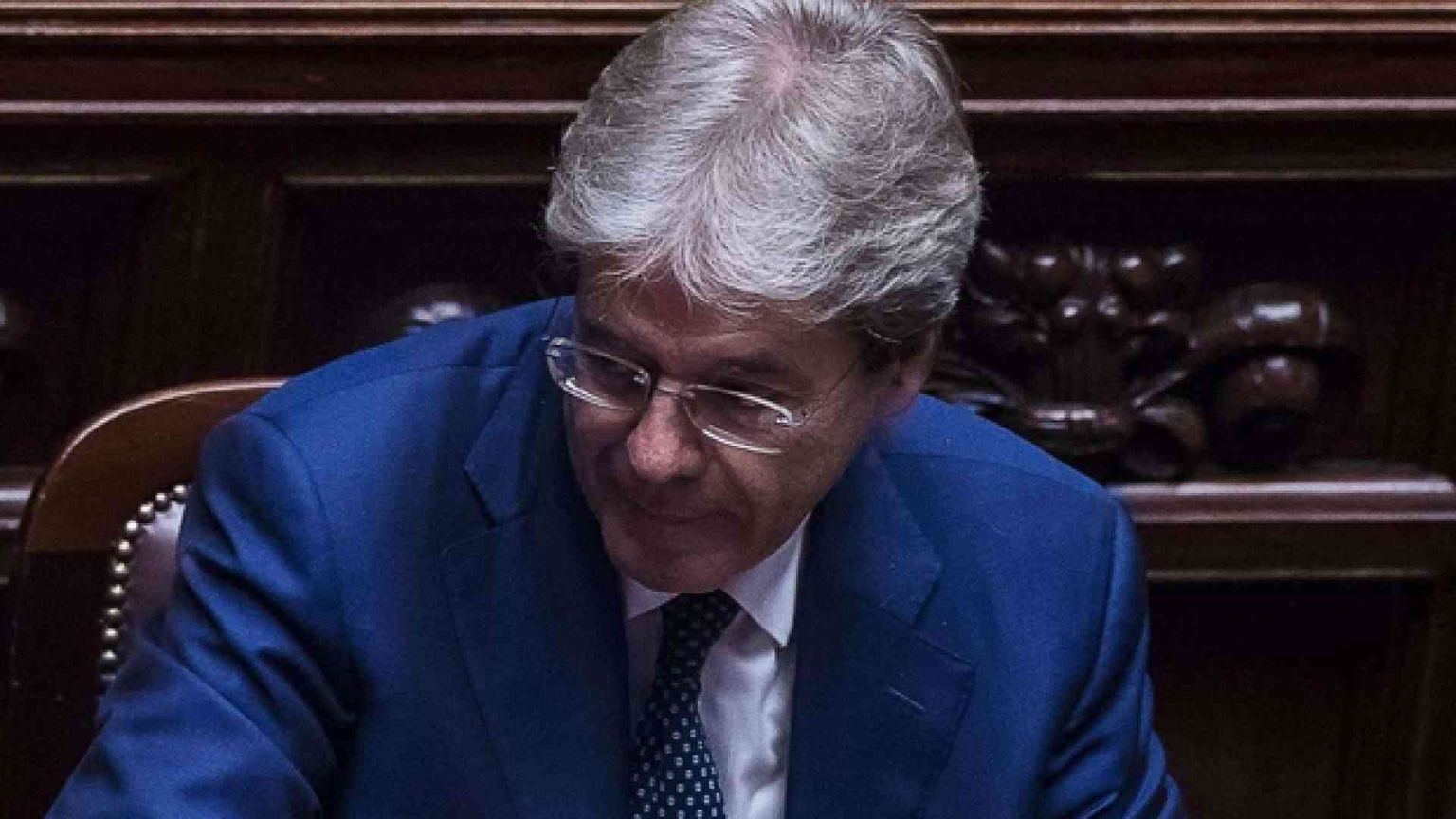 Governo chiede la fiducia sul Rosatellum. Bagarre in aula
