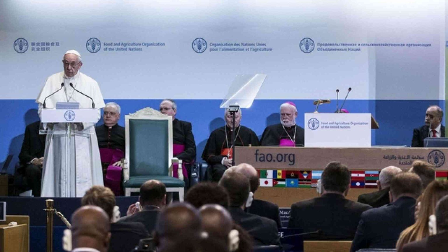 Patto mondiale su migrazioni: «Si fermeranno se si debellerà la fame»