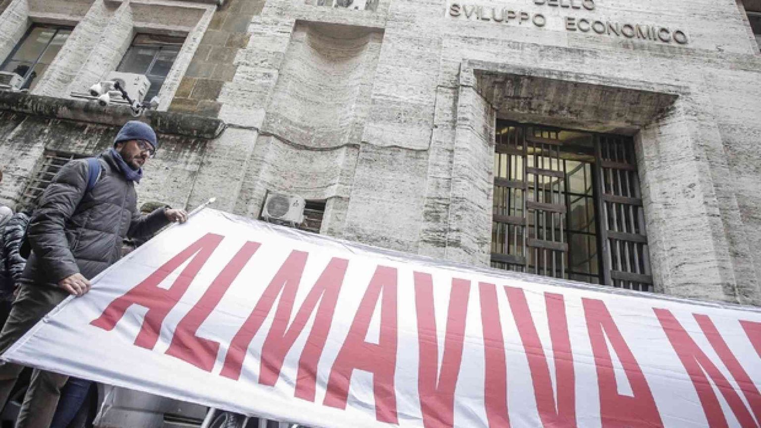 Stop del governo ad Almaviva: no ai trasferimenti a Rende