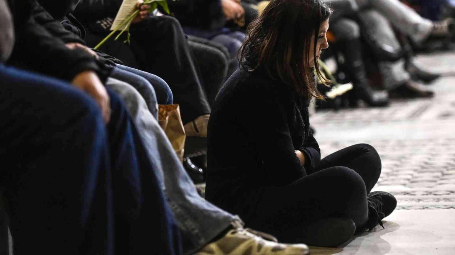 I giovani di notte sui passi dei Santi