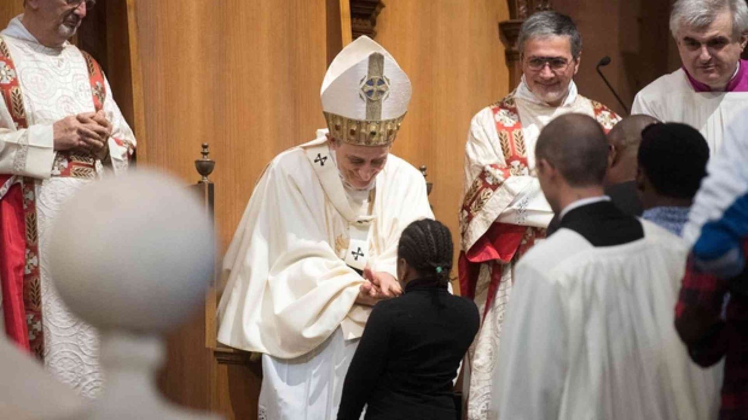 Zuppi: rimettiamoci per strada