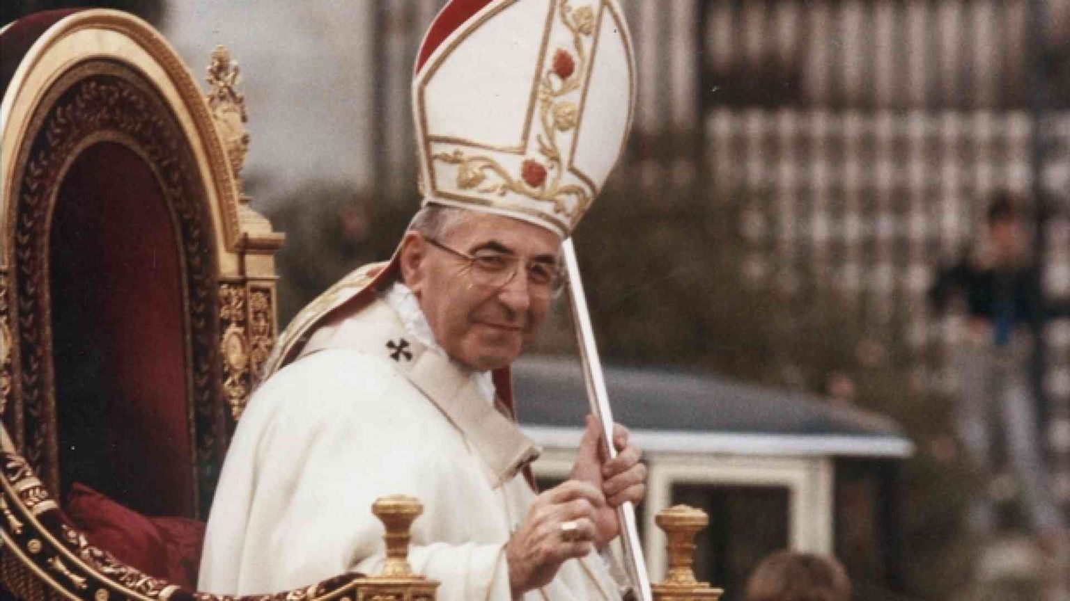 Papa Luciani. Dopo il falso "noir" risplende la luce