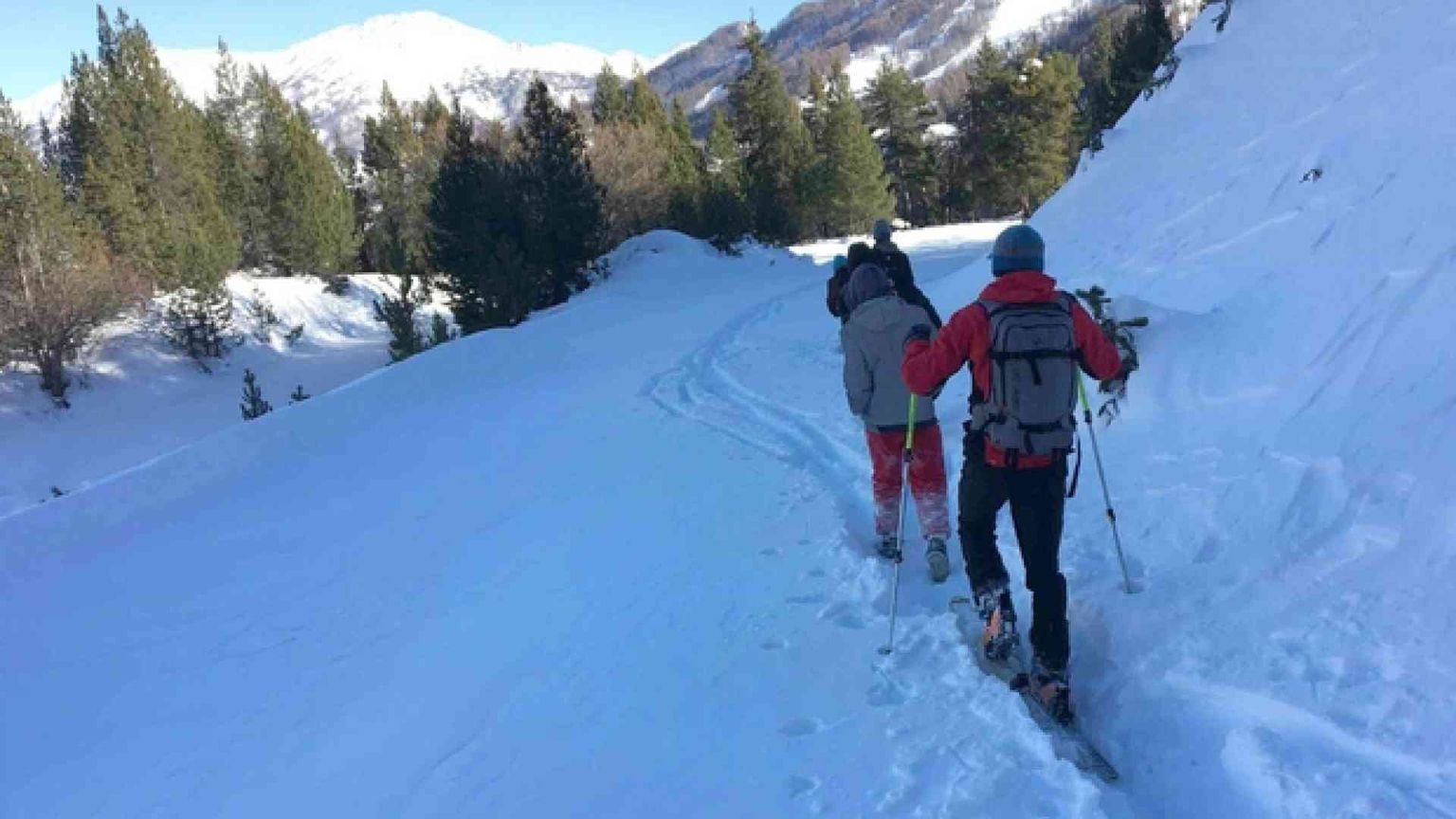 Cattolici e protestanti insieme per i profughi a piedi sulle Alpi