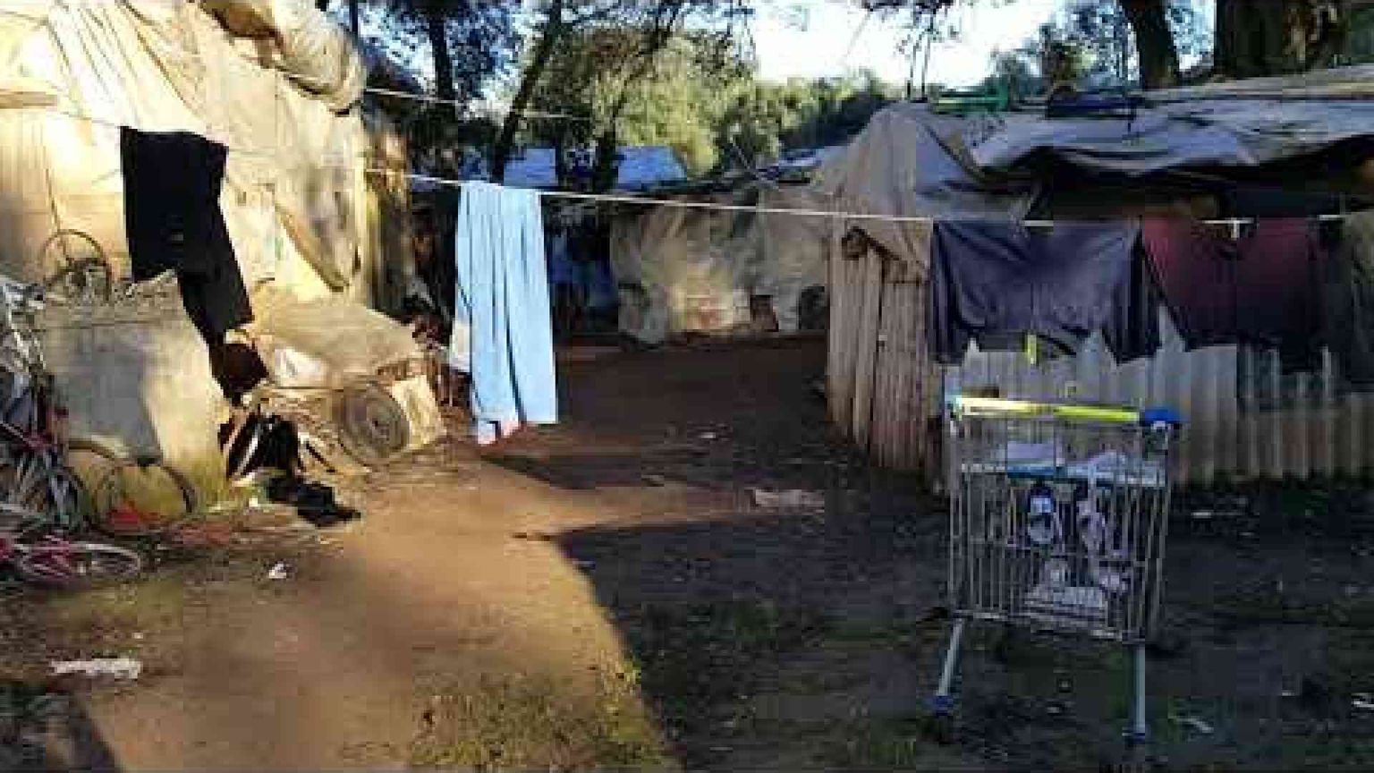 A Rosarno la baraccopoli raddoppia. E anche il degrado e lo sfruttamento
