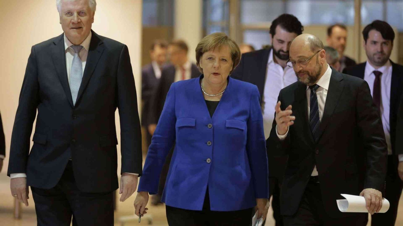C'è il governo: accordo Merkel-Schulz su tasse, famiglie e migranti