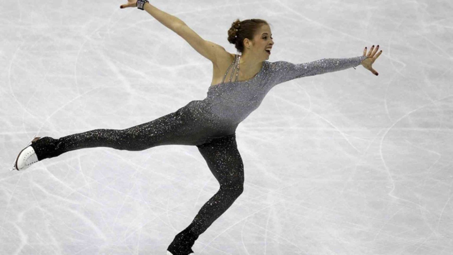 Carolina Kostner: «Come mettersi in gioco pattinando sul mondo»