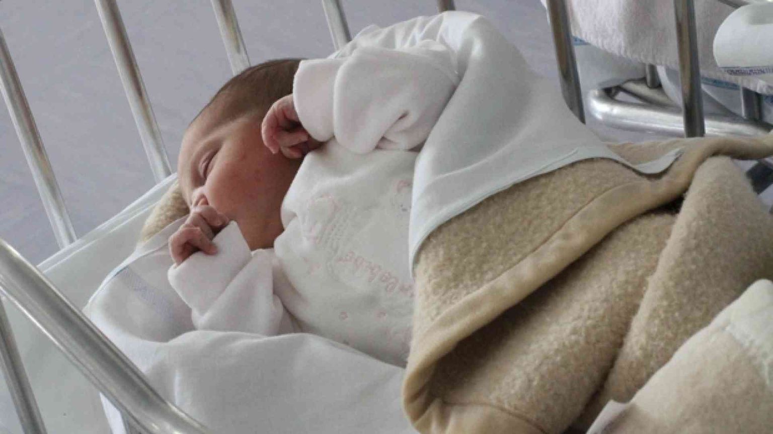 Gemelli da surrogata Usa. Milano apre a coppia gay