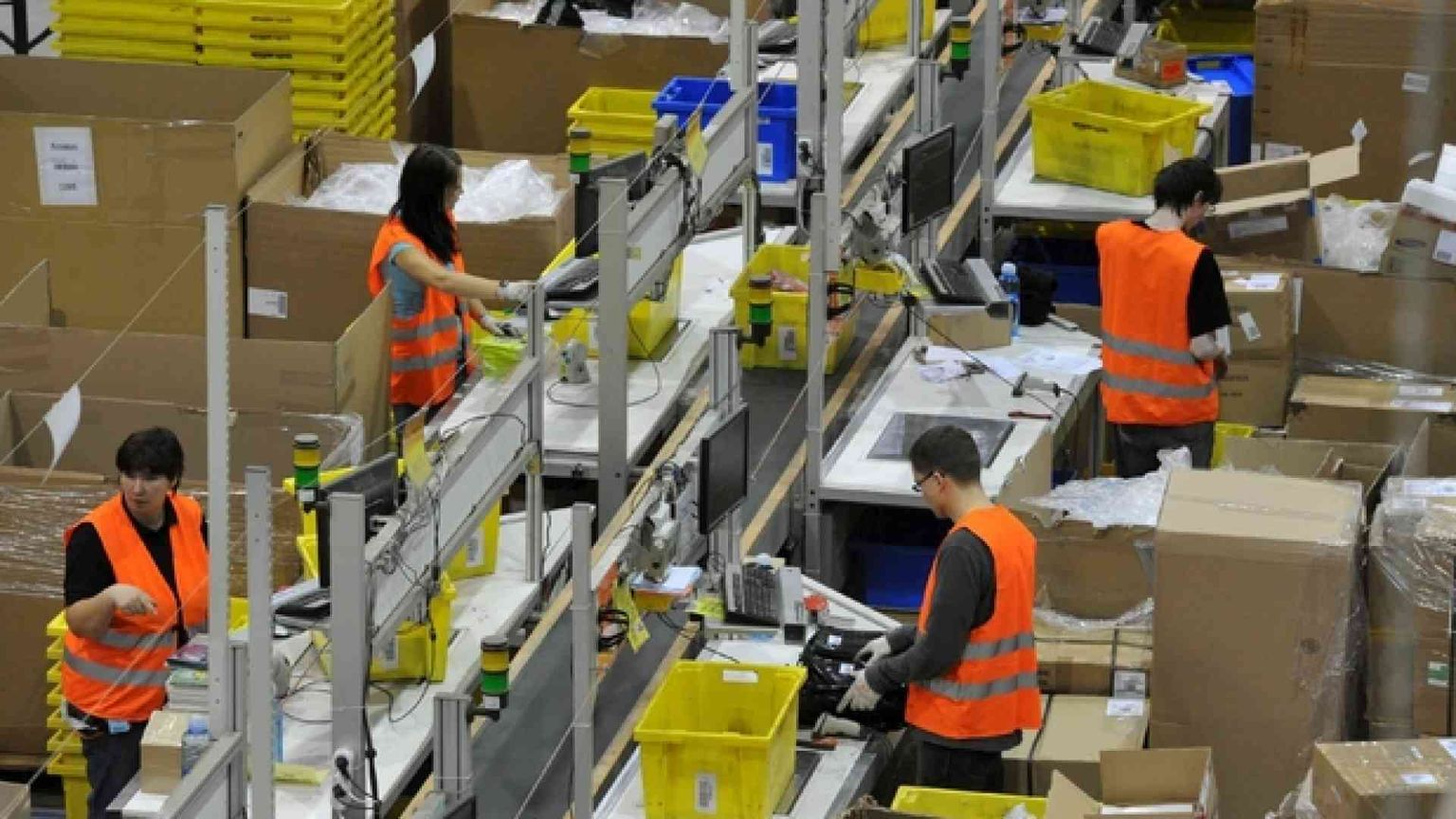 Con il braccialetto il lavoro perde dignità