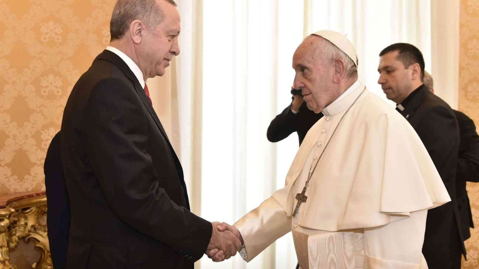 Il Papa riceve Erdogan. Si è parlato di profughi e Medio Oriente