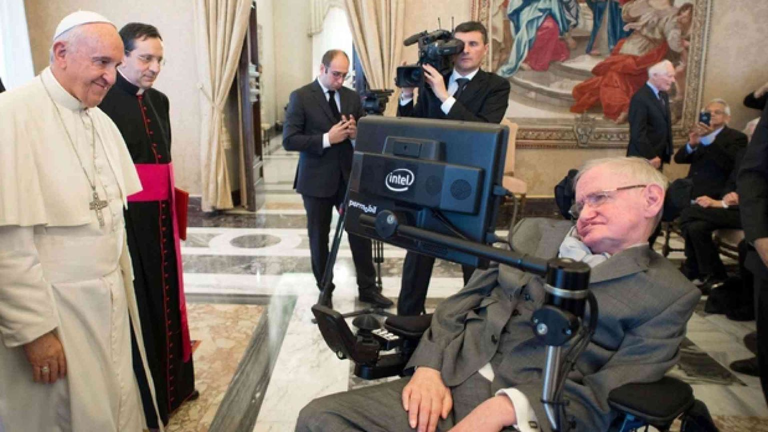 È morto Hawking, l'astrofisico che studiò le origini dell'universo