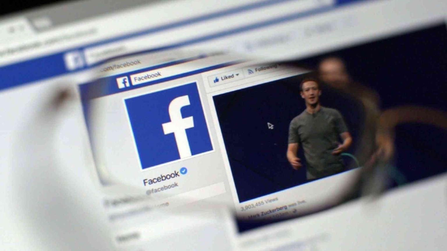 Facebook crolla in Borsa dopo lo scandalo Cambridge Analytica