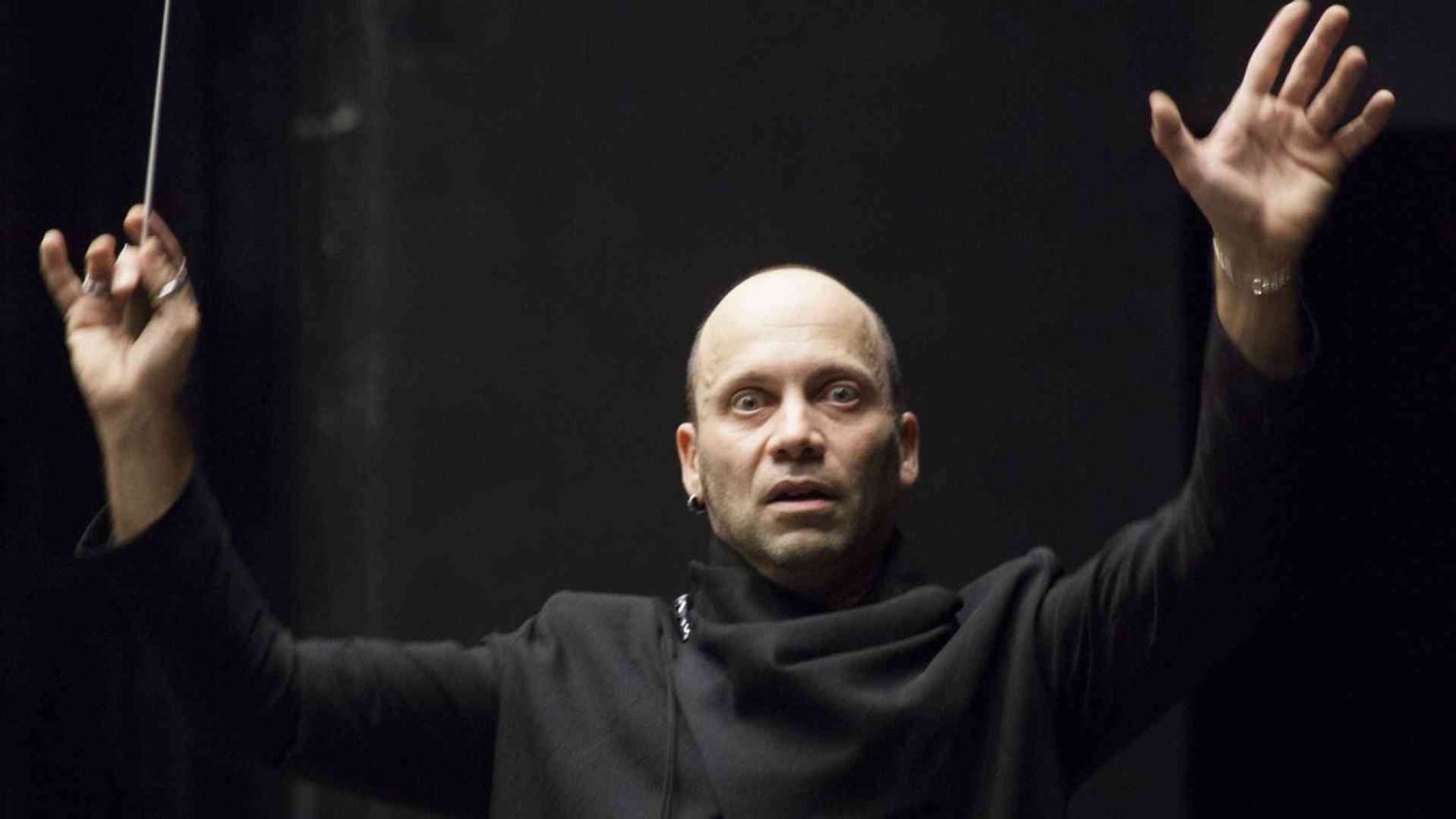 Stefano Montanari: «Sono dark ma suono la classica a colori»