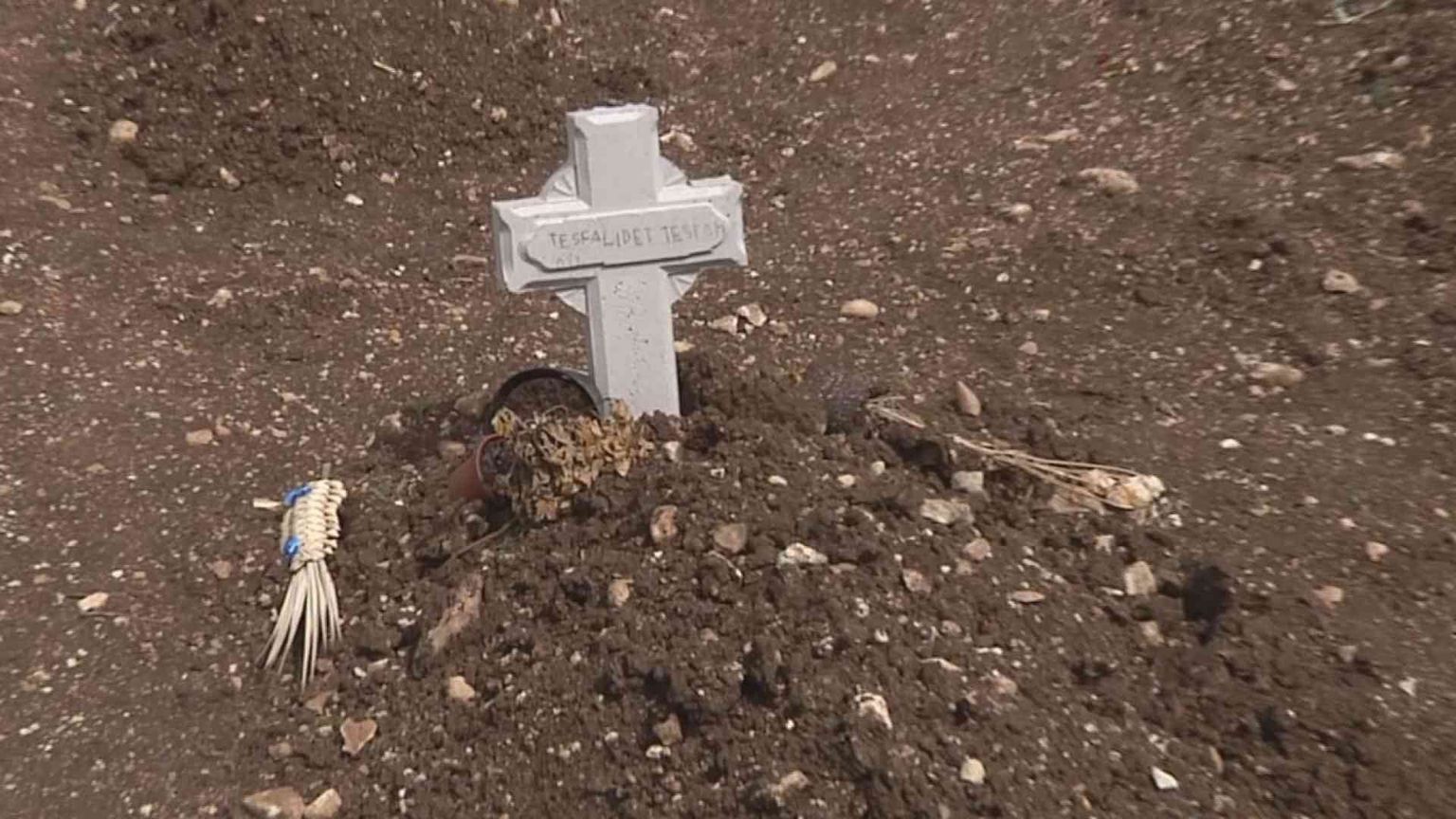 Il medico: «Arrivano fiaccati da fame e violenze. Così li salviamo»